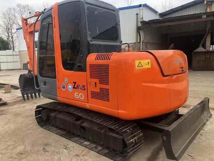 Cheap Price Hitachi ZX60 Used Excavator for Sale Used 6 Tons Hitachi Mini Excavator with Good Performance - Bagger: das Bild 2 Cheap Price Hitachi ZX60 Used Excavator for Sale Used 6 Tons Hitachi Mini Excavator with Good Performance - Bagger: das Bild 2