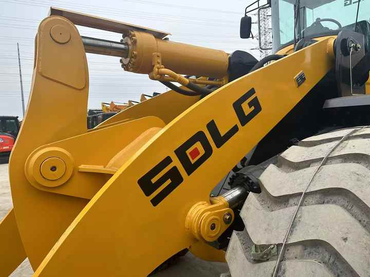 Heavy-Duty SDLG955F Wheel Loader for Sale - Excavator Attachment Compatible | Export Ready - Radlader: das Bild 2 Heavy-Duty SDLG955F Wheel Loader for Sale - Excavator Attachment Compatible | Export Ready - Radlader: das Bild 2