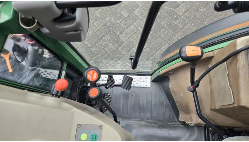 Fendt 208 VA - Traktor: das Bild 3 Fendt 208 VA - Traktor: das Bild 3