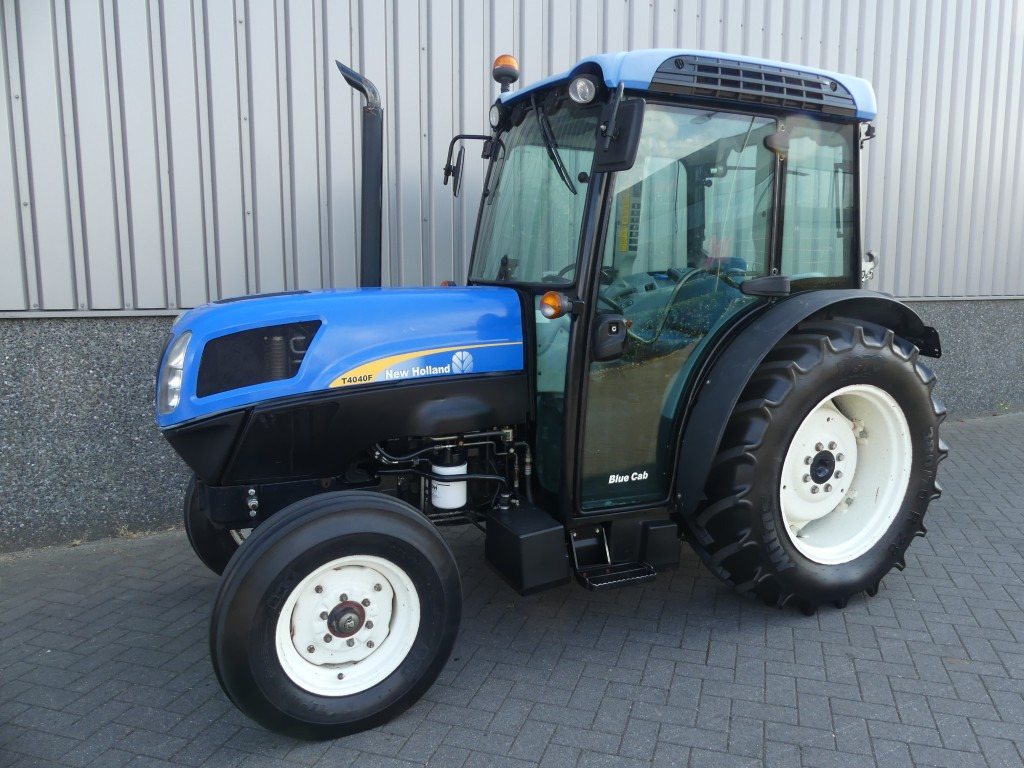NEW HOLLAND T4040F - Kleintraktor: das Bild 1 NEW HOLLAND T4040F - Kleintraktor: das Bild 1