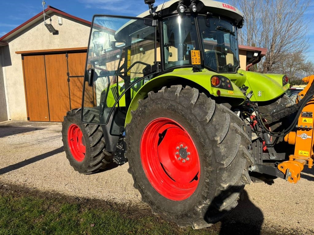 Claas Arion 450 - Traktor: das Bild 4 Claas Arion 450 - Traktor: das Bild 4