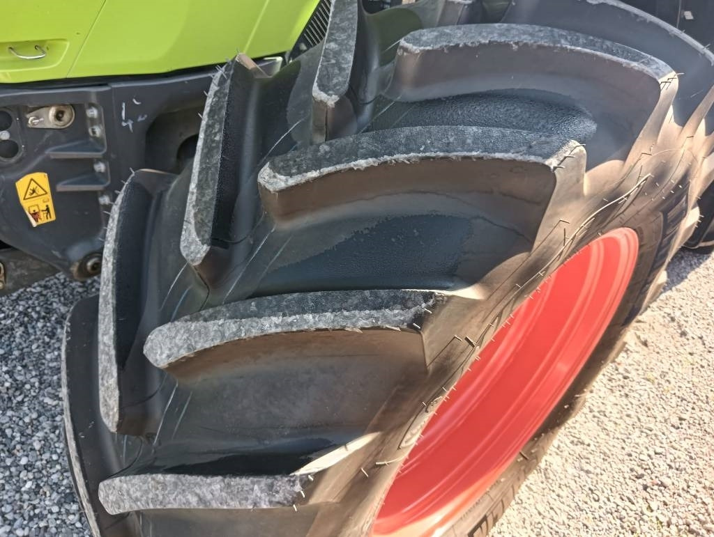 Claas Arion 460 - Traktor: das Bild 4 Claas Arion 460 - Traktor: das Bild 4