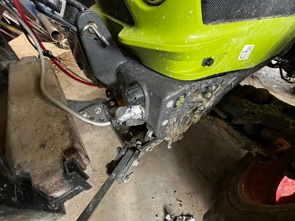 Claas Arion 470 - Traktor: das Bild 2 Claas Arion 470 - Traktor: das Bild 2