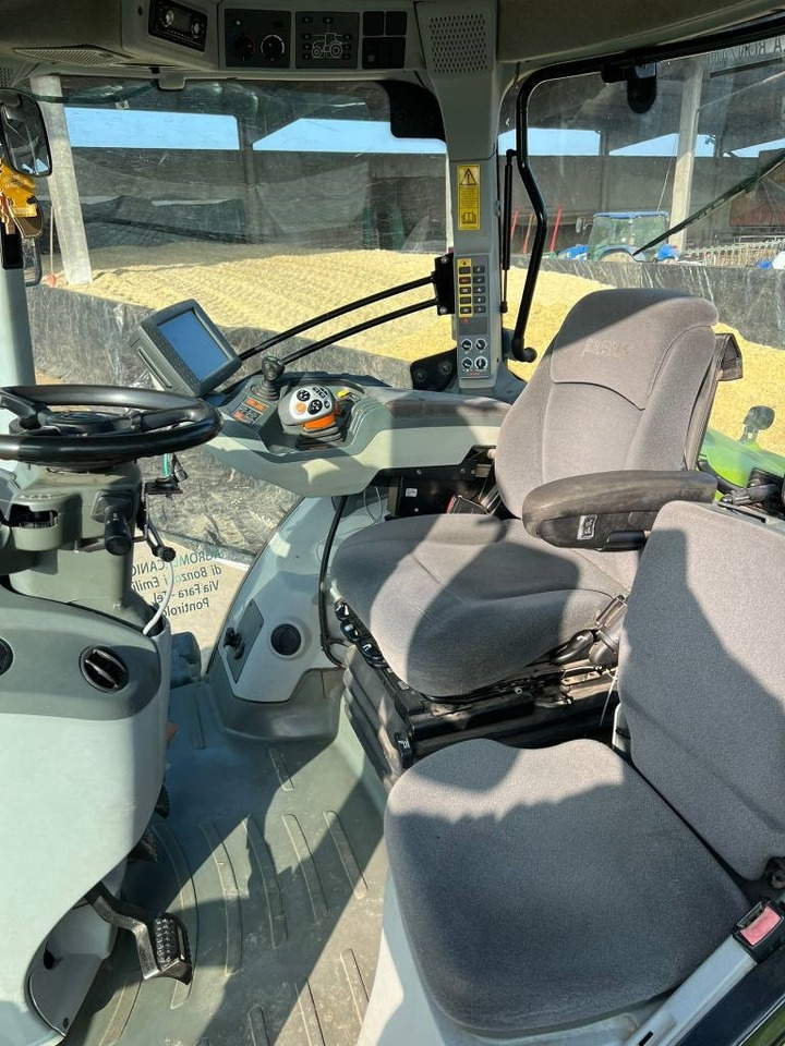 Traktor Claas Axion 930: das Bild 8