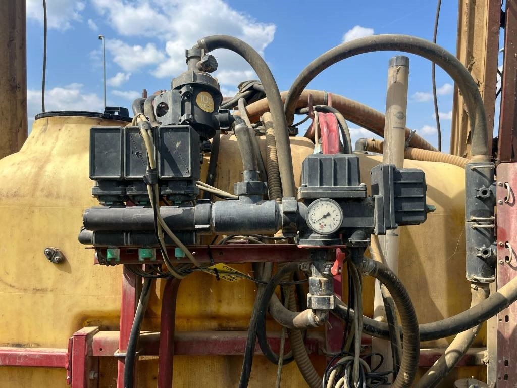 Hardi tween stream 800 - Düngetechnik: das Bild 2 Hardi tween stream 800 - Düngetechnik: das Bild 2