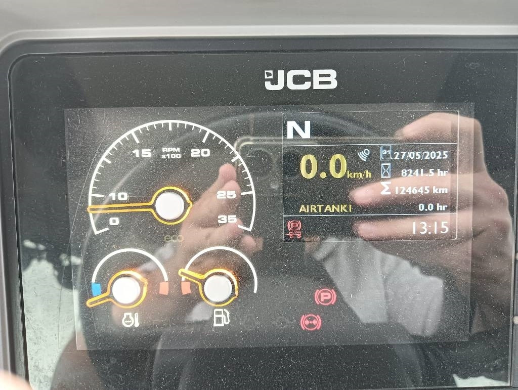 JCB Fastrac 4220 - Traktor: das Bild 5 JCB Fastrac 4220 - Traktor: das Bild 5