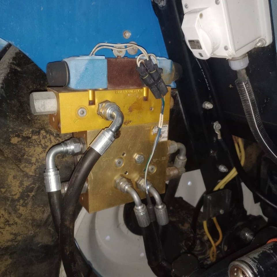 New Holland T 5050 - Traktor: das Bild 5 New Holland T 5050 - Traktor: das Bild 5