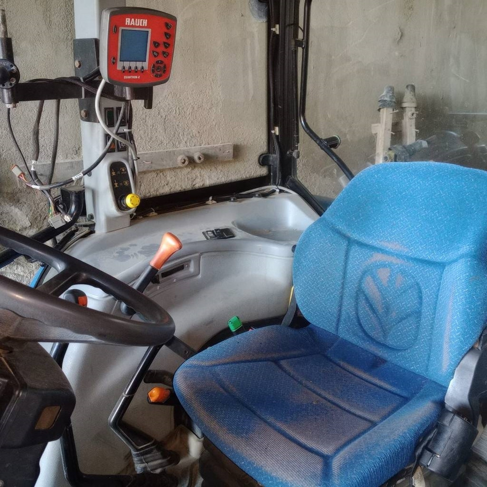 New Holland T 5050 - Traktor: das Bild 4 New Holland T 5050 - Traktor: das Bild 4