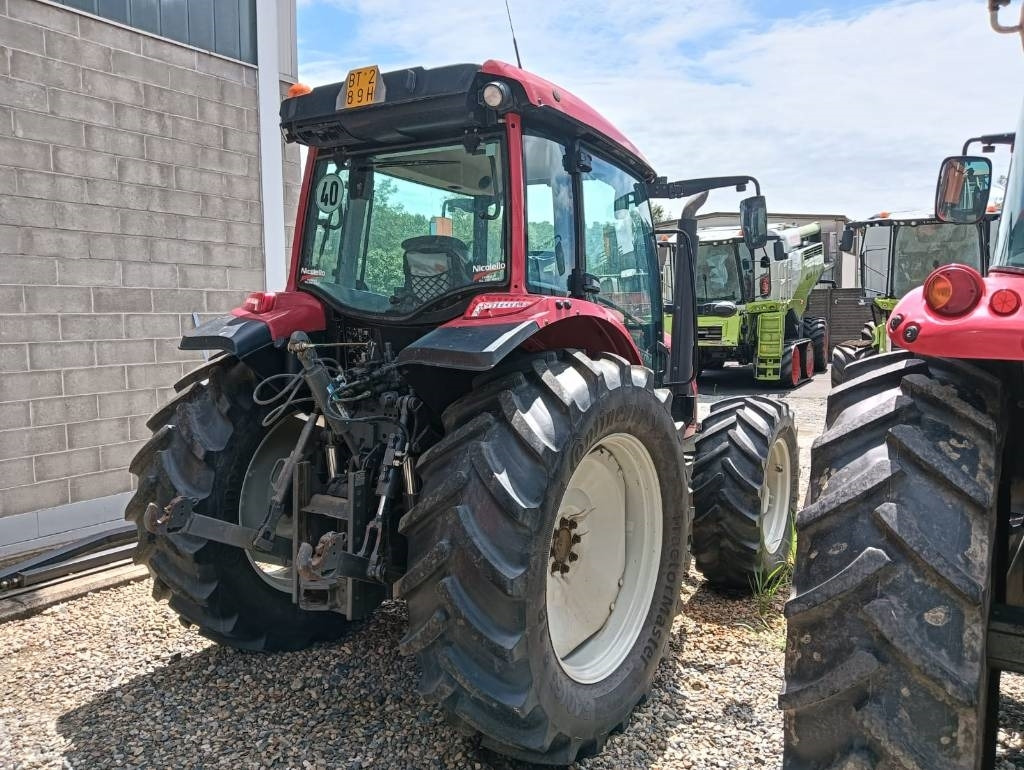Valtra A 114 - Traktor: das Bild 2 Valtra A 114 - Traktor: das Bild 2