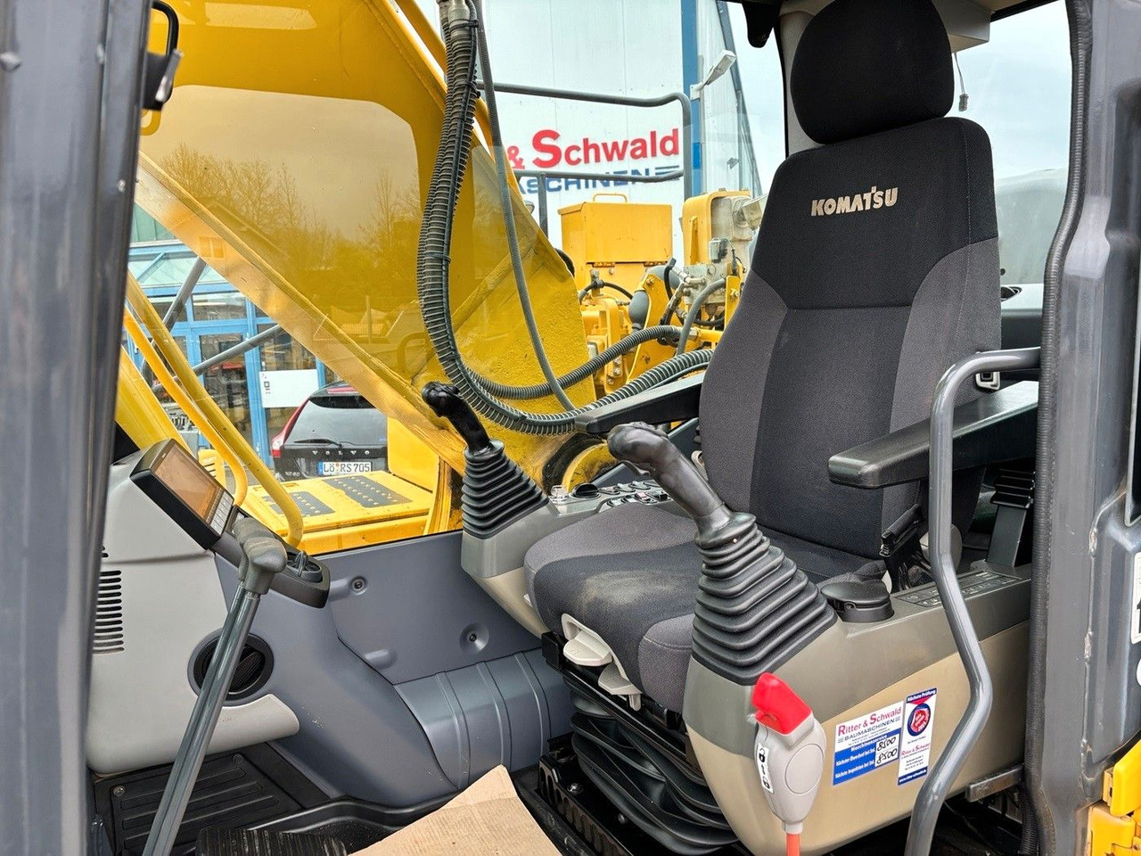 Komatsu HB215LC-3 - Kettenbagger: das Bild 4 Komatsu HB215LC-3 - Kettenbagger: das Bild 4