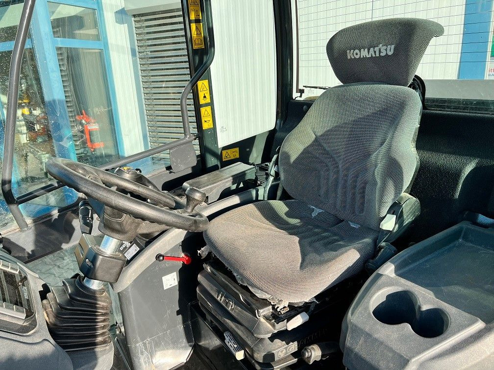 Komatsu WA70M-8E0 - Radlader: das Bild 4 Komatsu WA70M-8E0 - Radlader: das Bild 4