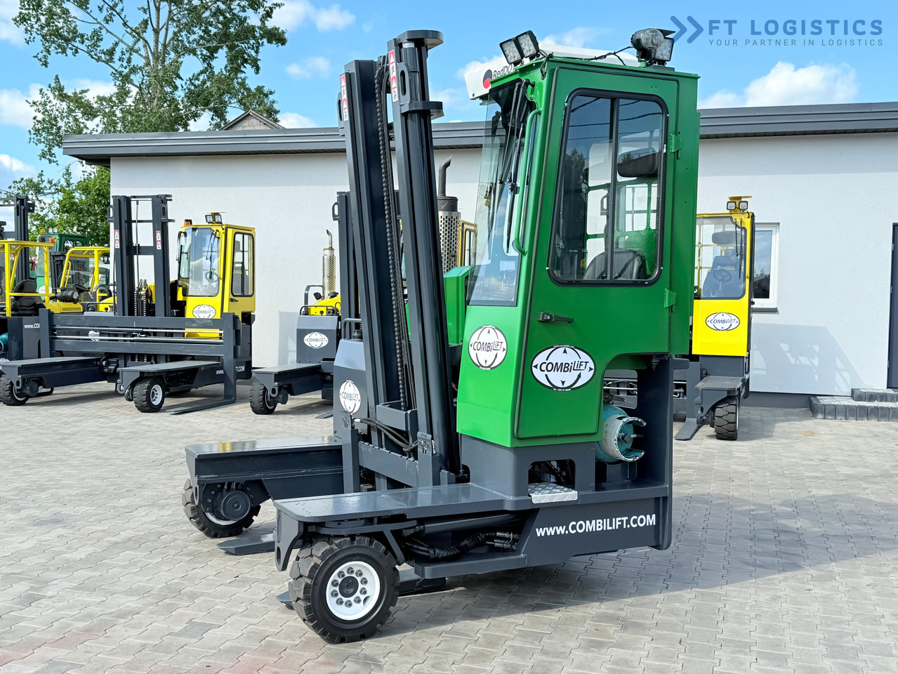 COMBILIFT C3500 / DUPLEX 4100MM / GAS / EXTENDABLE FORKS / CABIN / HEATING + AIR CONDITIONING / LIKE NEW - Vierwegstapler: das Bild 3 COMBILIFT C3500 / DUPLEX 4100MM / GAS / EXTENDABLE FORKS / CABIN / HEATING + AIR CONDITIONING / LIKE NEW - Vierwegstapler: das Bild 3