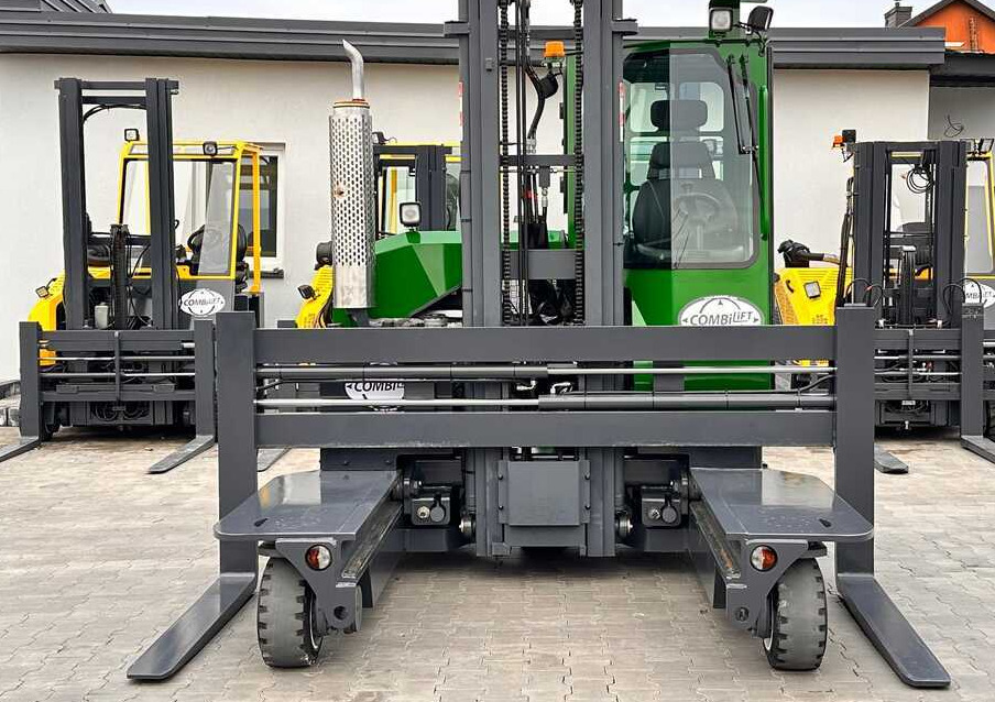 Combilift C3000 / 4100 MM / 3 TONS / PLATFORM / 1939 MTH / LPG / LIKE NEW - Vierwegstapler: das Bild 2 Combilift C3000 / 4100 MM / 3 TONS / PLATFORM / 1939 MTH / LPG / LIKE NEW - Vierwegstapler: das Bild 2