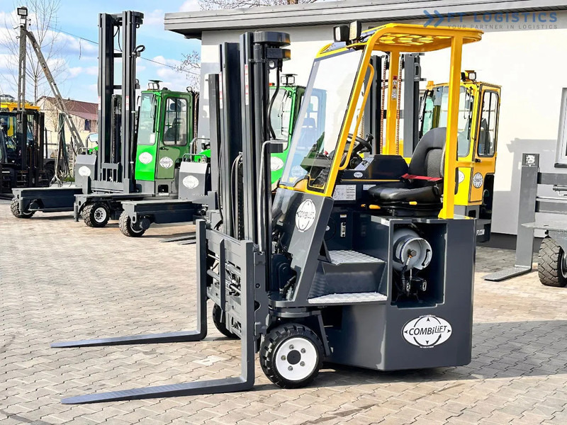 Combilift C3000CB / LPG / TRIPLEX / 4900MM / FREE LIFT / POSITIONER / LIKE NEW C3000CB / LPG / TRIPLEX / 4900MM / FREE LIFT / POSITIONER / - Vierwegstapler: das Bild 3 Combilift C3000CB / LPG / TRIPLEX / 4900MM / FREE LIFT / POSITIONER / LIKE NEW C3000CB / LPG / TRIPLEX / 4900MM / FREE LIFT / POSITIONER / - Vierwegstapler: das Bild 3