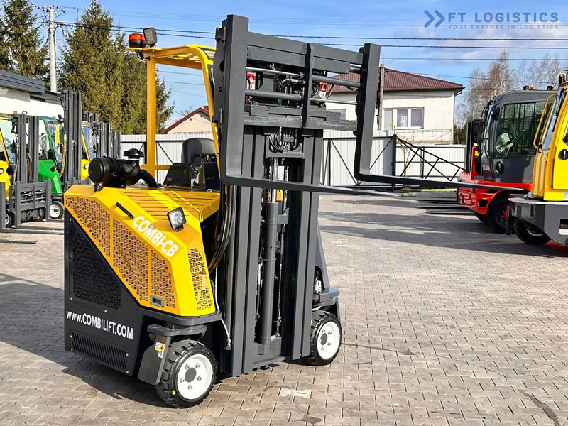 Combilift C3000CB / LPG / TRIPLEX / 4900MM / FREE LIFT / POSITIONER / LIKE NEW C3000CB / LPG / TRIPLEX / 4900MM / FREE LIFT / POSITIONER / - Vierwegstapler: das Bild 1 Combilift C3000CB / LPG / TRIPLEX / 4900MM / FREE LIFT / POSITIONER / LIKE NEW C3000CB / LPG / TRIPLEX / 4900MM / FREE LIFT / POSITIONER / - Vierwegstapler: das Bild 1