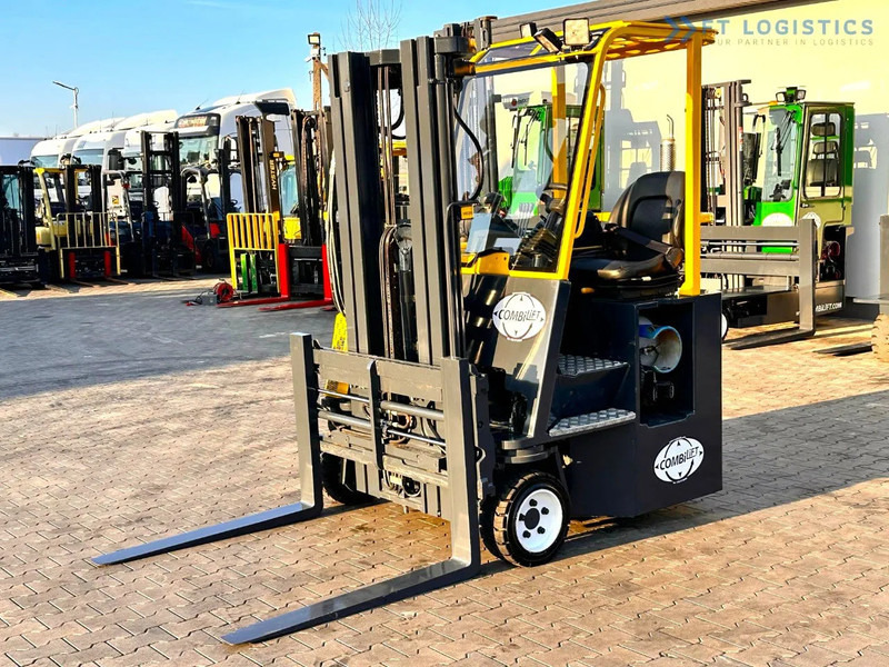 Combilift C3000CB / LPG / TRIPLEX - 4900MM / LPG / FREE LIFT / FORK POSITIONER C3000CB / LPG / TRIPLEX - 4900MM / LPG / FREE LIFT / FORK P - Vierwegstapler: das Bild 1 Combilift C3000CB / LPG / TRIPLEX - 4900MM / LPG / FREE LIFT / FORK POSITIONER C3000CB / LPG / TRIPLEX - 4900MM / LPG / FREE LIFT / FORK P - Vierwegstapler: das Bild 1