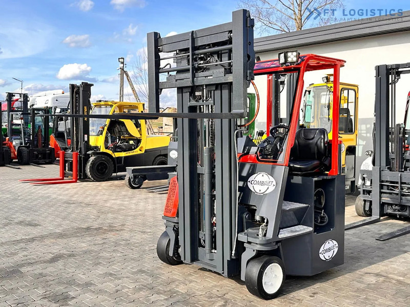 Combilift C3000CB / LPG / TRIPLEX / 5500MM / FREE LIFT / FORK SHIFT / POSITIONER C3000CB / LPG / TRIPLEX / 5500MM / FREE LIFT / FORK SHIFT - Vierwegstapler: das Bild 1 Combilift C3000CB / LPG / TRIPLEX / 5500MM / FREE LIFT / FORK SHIFT / POSITIONER C3000CB / LPG / TRIPLEX / 5500MM / FREE LIFT / FORK SHIFT - Vierwegstapler: das Bild 1