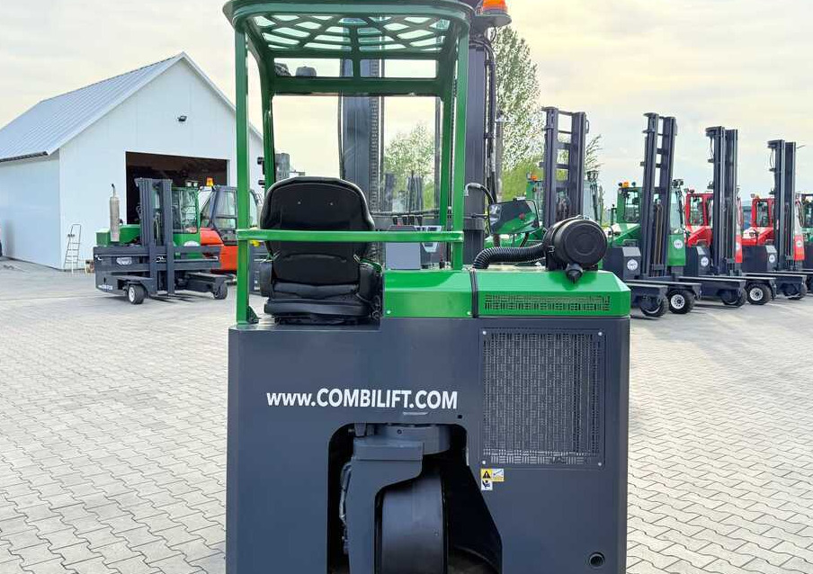 Vierwegstapler Combilift C3000CB / LPG / TRIPLEX – 6500MM / FREE LIFT / FORK POSITIONER / SIDE SHIFT / EXCELLENT CONDITION: das Bild 10