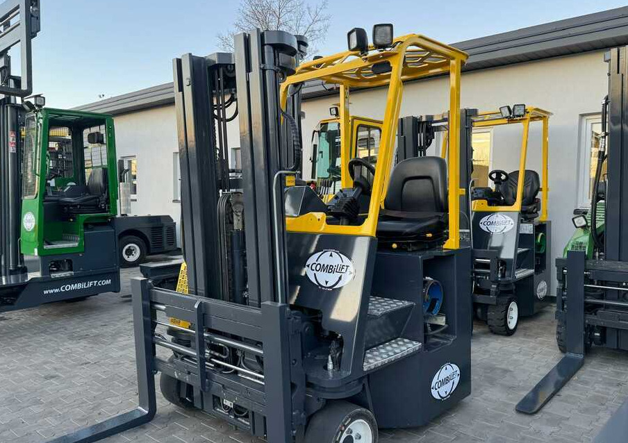 Combilift C3000CB-Triplex 4900mm -2015 year - Vierwegstapler: das Bild 2 Combilift C3000CB-Triplex 4900mm -2015 year - Vierwegstapler: das Bild 2