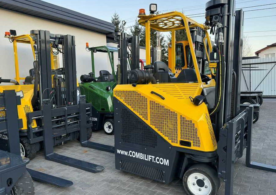 Combilift C3000CB-Triplex 4900mm -2015 year - Vierwegstapler: das Bild 4 Combilift C3000CB-Triplex 4900mm -2015 year - Vierwegstapler: das Bild 4
