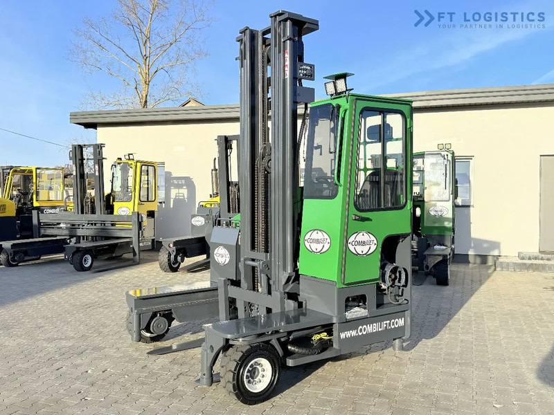 Combilift C4000 / GAS / TRIPLEX - 6900MM / FREE-LIFT / FULL CABIN C4000 / GAS / TRIPLEX - 6900MM / FREE-LIFT / FULL CABIN - Vierwegstapler: das Bild 1 Combilift C4000 / GAS / TRIPLEX - 6900MM / FREE-LIFT / FULL CABIN C4000 / GAS / TRIPLEX - 6900MM / FREE-LIFT / FULL CABIN - Vierwegstapler: das Bild 1