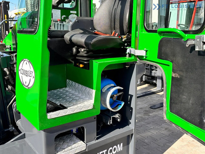 Combilift C4000 / LPG / DUPLEX / 4500MM / FREE LIFT / LIKE NEW C4000 / LPG / DUPLEX / 4500MM / FREE LIFT / LIKE NEW - Vierwegstapler: das Bild 5 Combilift C4000 / LPG / DUPLEX / 4500MM / FREE LIFT / LIKE NEW C4000 / LPG / DUPLEX / 4500MM / FREE LIFT / LIKE NEW - Vierwegstapler: das Bild 5