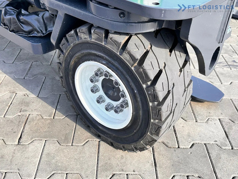 Combilift C4000 / TRIPLEX / 4900MM / LPG / FREE LIFT / FORK SHIFT / LIKE NEW C4000 / TRIPLEX / 4900MM / LPG / FREE LIFT / FORK SHIFT / LIK - Vierwegstapler: das Bild 5 Combilift C4000 / TRIPLEX / 4900MM / LPG / FREE LIFT / FORK SHIFT / LIKE NEW C4000 / TRIPLEX / 4900MM / LPG / FREE LIFT / FORK SHIFT / LIK - Vierwegstapler: das Bild 5