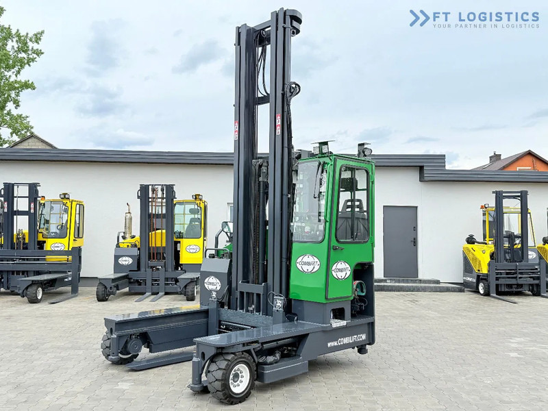 Combilift C4000 / TRIPLEX / 9300MM / FREE LIFT / POSITIONER / GAS / CABIN C4000 / TRIPLEX / 9300MM / FREE LIFT / POSITIONER / GAS / CABIN - Vierwegstapler: das Bild 2 Combilift C4000 / TRIPLEX / 9300MM / FREE LIFT / POSITIONER / GAS / CABIN C4000 / TRIPLEX / 9300MM / FREE LIFT / POSITIONER / GAS / CABIN - Vierwegstapler: das Bild 2