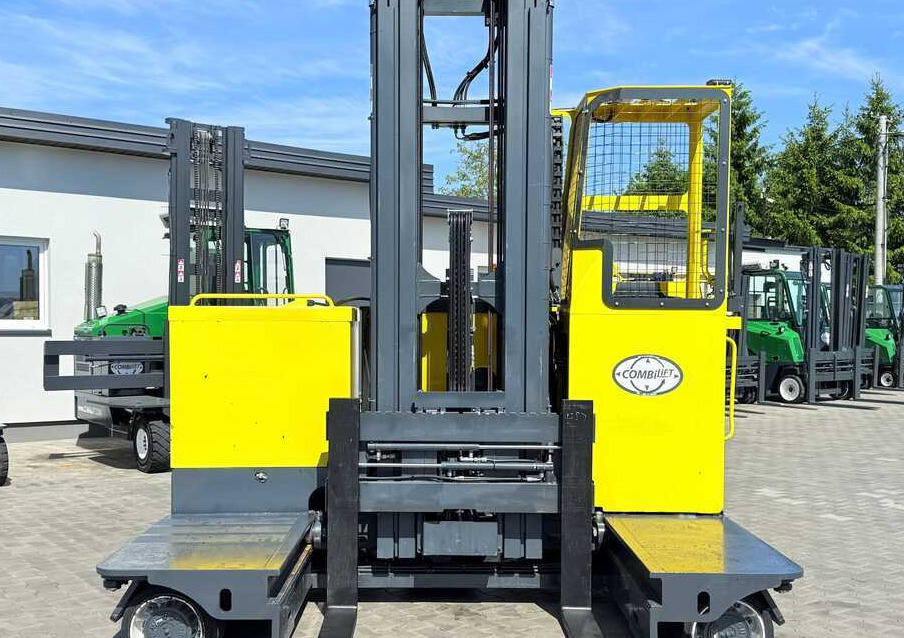 Combilift C4000STE / TRIPLEX / 6850MM / FREE LIFT / ONLY 1,348 HOURS / FORK SIDESHIFT / EXCELLENT CONDITION - Vierwegstapler: das Bild 2 Combilift C4000STE / TRIPLEX / 6850MM / FREE LIFT / ONLY 1,348 HOURS / FORK SIDESHIFT / EXCELLENT CONDITION - Vierwegstapler: das Bild 2