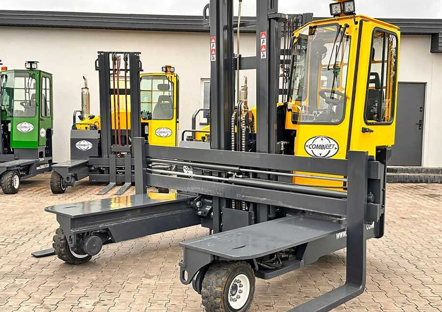 Combilift C4500 / DUPLEX / 4050MM / DIESEL / WIDE POSITIONER / FREE LIFT / SIDESHIFT / LIKE NEW - Vierwegstapler: das Bild 2 Combilift C4500 / DUPLEX / 4050MM / DIESEL / WIDE POSITIONER / FREE LIFT / SIDESHIFT / LIKE NEW - Vierwegstapler: das Bild 2