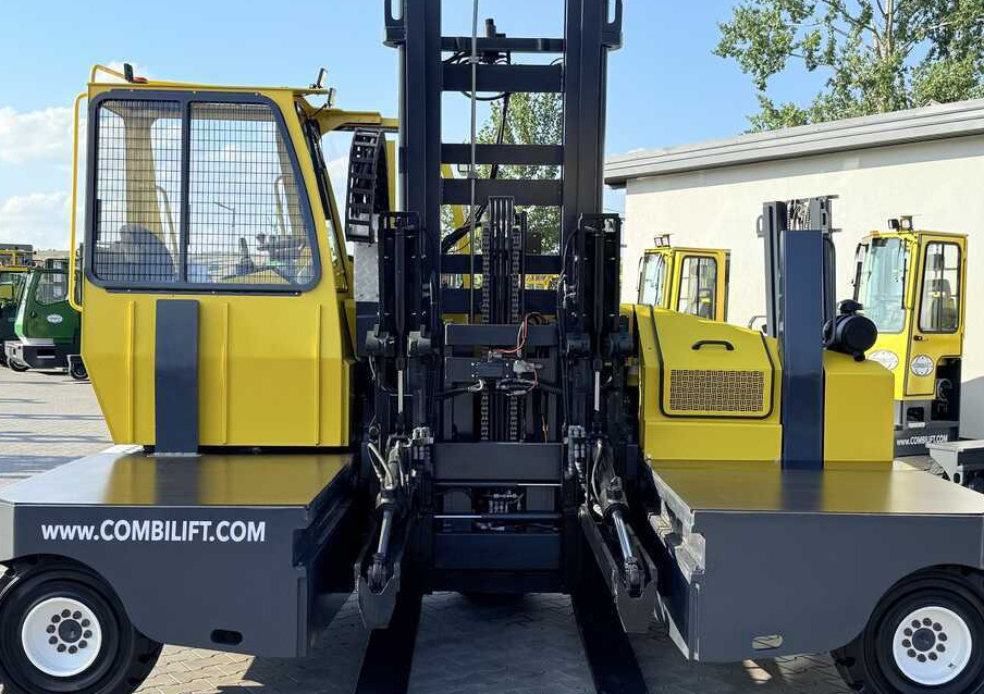 Combilift C6000SR / DUPLEX / 4200MM / LOAD CLAMP ON FORKS / FREE LIFT / DIESEL / POSITIONER / NEW TIRES / LIKE NEW / Wide range of four-way and side loaders, tailored to diverse needs and applications - Vierwegstapler: das Bild 2 Combilift C6000SR / DUPLEX / 4200MM / LOAD CLAMP ON FORKS / FREE LIFT / DIESEL / POSITIONER / NEW TIRES / LIKE NEW / Wide range of four-way and side loaders, tailored to diverse needs and applications - Vierwegstapler: das Bild 2