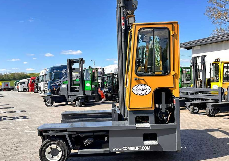 Combilift C9000 / GAS / DUPLEX / 4700MM / FREE LIFT / POSITIONER / FORK SIDE SHIFT / EXCELLENT CONDITION - Vierwegstapler: das Bild 2 Combilift C9000 / GAS / DUPLEX / 4700MM / FREE LIFT / POSITIONER / FORK SIDE SHIFT / EXCELLENT CONDITION - Vierwegstapler: das Bild 2