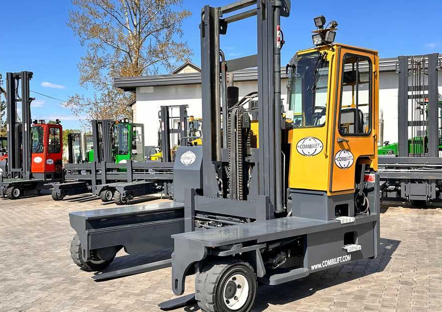 Combilift C9000 / GAS / DUPLEX / 4700MM / FREE LIFT / POSITIONER / FORK SIDE SHIFT / EXCELLENT CONDITION - Vierwegstapler: das Bild 3 Combilift C9000 / GAS / DUPLEX / 4700MM / FREE LIFT / POSITIONER / FORK SIDE SHIFT / EXCELLENT CONDITION - Vierwegstapler: das Bild 3