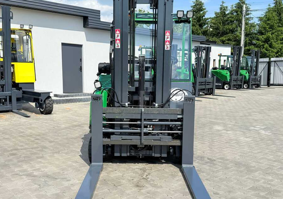 Combilift CB2500 / DIESEL / EXTENDABLE FORKS / TRIPLEX / 5500MM / FREE LIFT / SIDE SHIFT / FORK POSITIONER / LIKE NEW - Vierwegstapler: das Bild 3 Combilift CB2500 / DIESEL / EXTENDABLE FORKS / TRIPLEX / 5500MM / FREE LIFT / SIDE SHIFT / FORK POSITIONER / LIKE NEW - Vierwegstapler: das Bild 3