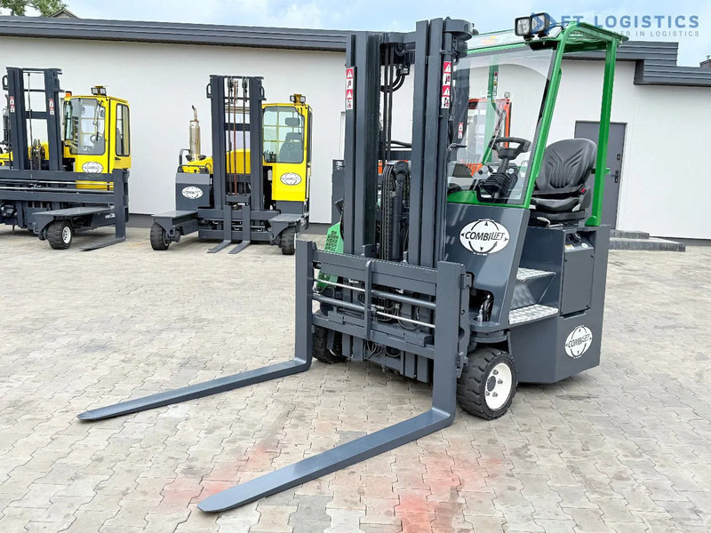 Combilift CB3000 / DIESEL / TRIPLEX 4900MM / FULL FREE LIFT / SIDE SHIFT / FORK POSITIONER / 1500MM FORKS / LIKE NEW CB3000 / DIESEL / TRI - Vierwegstapler: das Bild 3 Combilift CB3000 / DIESEL / TRIPLEX 4900MM / FULL FREE LIFT / SIDE SHIFT / FORK POSITIONER / 1500MM FORKS / LIKE NEW CB3000 / DIESEL / TRI - Vierwegstapler: das Bild 3
