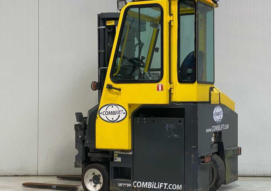 Combilift CBE2500 / TRIPLEX / 4900 / FREE LIFT - Vierwegstapler: das Bild 2 Combilift CBE2500 / TRIPLEX / 4900 / FREE LIFT - Vierwegstapler: das Bild 2