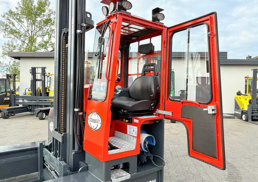 Vierwegstapler Combilift COMBILIFT C4000 – TRIPLEX 9300 mm – Year 2017 – GAS – FREE LIFT – FORK SIDE SHIFT – CONDITION 5/5: das Bild 8