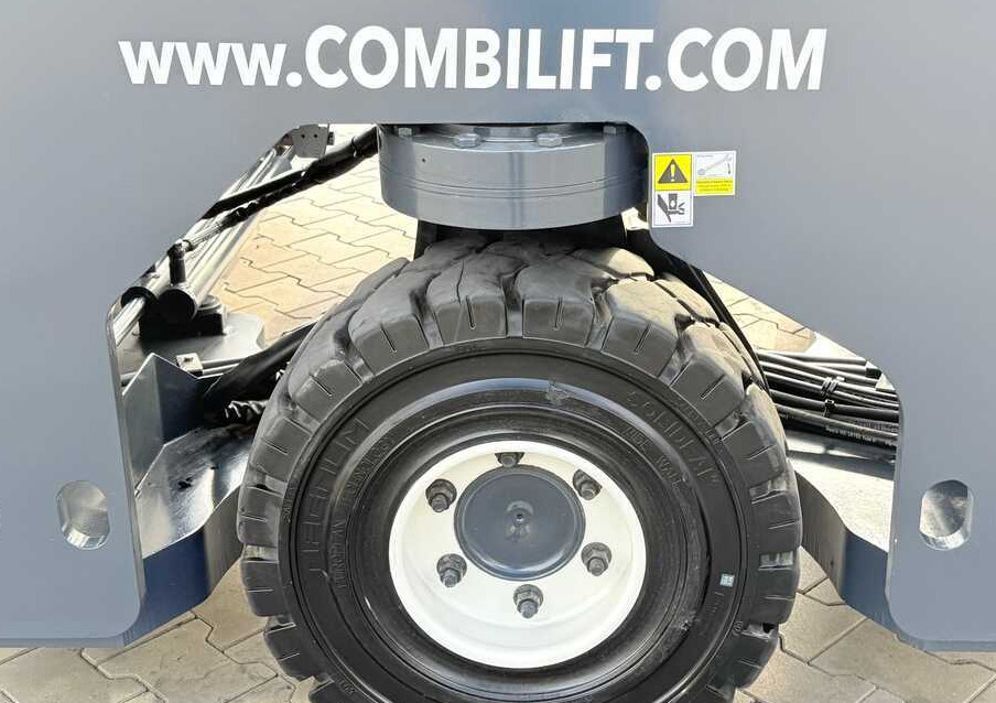 Vierwegstapler Combilift COMBILIFT C4000 – TRIPLEX 9300 mm – Year 2017 – GAS – FREE LIFT – FORK SIDE SHIFT – CONDITION 5/5: das Bild 31