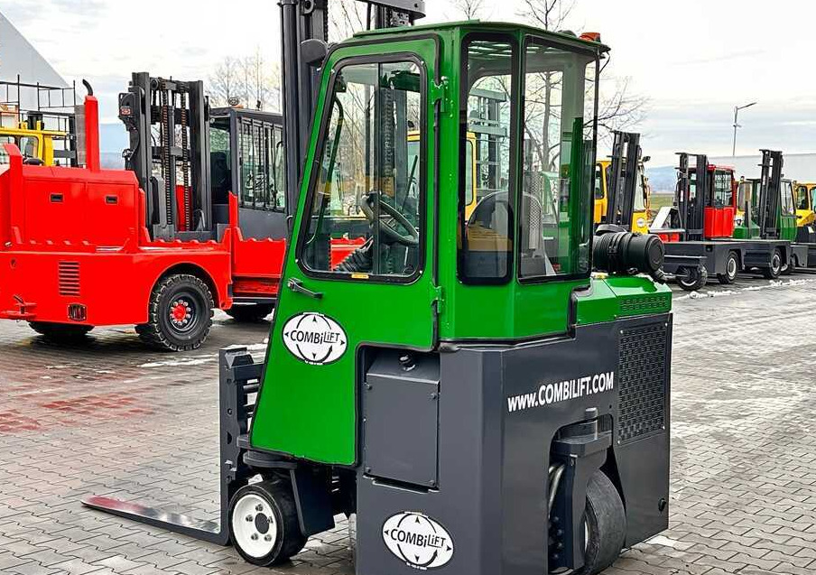 Combilift Combilift C3000CB - DUPLEX 4000mm - Year 2015 - / CABIN - HEATING / ONLY 6546 MTH / EXCELLENT CONDITION / LIKE NEW! - Vierwegstapler: das Bild 4 Combilift Combilift C3000CB - DUPLEX 4000mm - Year 2015 - / CABIN - HEATING / ONLY 6546 MTH / EXCELLENT CONDITION / LIKE NEW! - Vierwegstapler: das Bild 4