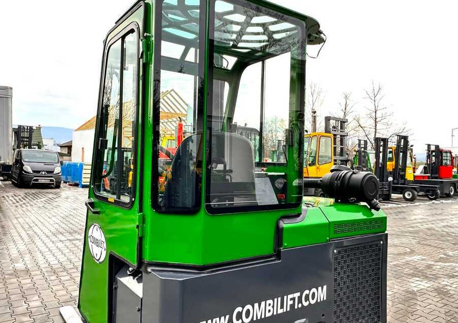 Combilift Combilift C3000CB - DUPLEX 4000mm - Year 2015 - / CABIN - HEATING / ONLY 6546 MTH / EXCELLENT CONDITION / LIKE NEW! - Vierwegstapler: das Bild 5 Combilift Combilift C3000CB - DUPLEX 4000mm - Year 2015 - / CABIN - HEATING / ONLY 6546 MTH / EXCELLENT CONDITION / LIKE NEW! - Vierwegstapler: das Bild 5