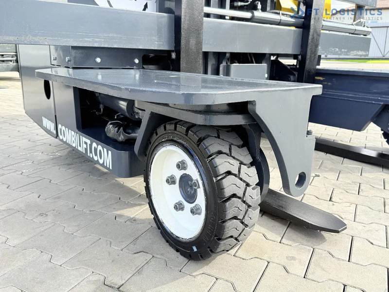 Combilift FOUR-WAY / MULTI-DIRECTIONAL FORKLIFT / ONLY 491 HOURS / C2500 / GAS / DUPLEX 4600MM / SHORT – ONLY 1900MM / WIDTH 2700MM WITH F - Vierwegstapler: das Bild 5 Combilift FOUR-WAY / MULTI-DIRECTIONAL FORKLIFT / ONLY 491 HOURS / C2500 / GAS / DUPLEX 4600MM / SHORT – ONLY 1900MM / WIDTH 2700MM WITH F - Vierwegstapler: das Bild 5
