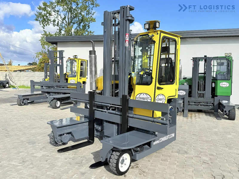 Combilift FOUR-WAY / MULTI-DIRECTIONAL FORKLIFT / ONLY 491 HOURS / C2500 / GAS / DUPLEX 4600MM / SHORT – ONLY 1900MM / WIDTH 2700MM WITH F - Vierwegstapler: das Bild 2 Combilift FOUR-WAY / MULTI-DIRECTIONAL FORKLIFT / ONLY 491 HOURS / C2500 / GAS / DUPLEX 4600MM / SHORT – ONLY 1900MM / WIDTH 2700MM WITH F - Vierwegstapler: das Bild 2