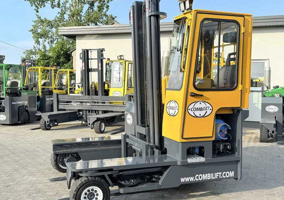 Combilift Multidirectional / 4-Way Forklift C4000 / LPG / Duplex 4500 mm / Only 6,604 Operating Hours / Side Shift / Full Cabin / Excellent Condition. Wide range of multidirectional and sideloader for - Vierwegstapler: das Bild 2 Combilift Multidirectional / 4-Way Forklift C4000 / LPG / Duplex 4500 mm / Only 6,604 Operating Hours / Side Shift / Full Cabin / Excellent Condition. Wide range of multidirectional and sideloader for - Vierwegstapler: das Bild 2