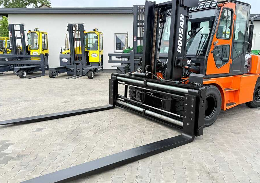 Doosan DOOSAN / DUPLEX 3000MM / SIDE SHIFT / FORK POSITIONER / 2500MM FORKS / 7000KG / CABIN / LIKE NEW - Dieselstapler: das Bild 1 Doosan DOOSAN / DUPLEX 3000MM / SIDE SHIFT / FORK POSITIONER / 2500MM FORKS / 7000KG / CABIN / LIKE NEW - Dieselstapler: das Bild 1