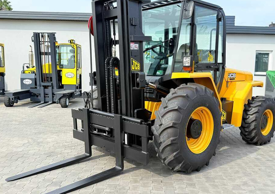 JCB 940 / DIESEL / TRIPLEX 4500MM / FORK POSITIONER / FORK SIDESHIFT / 4T / NEW TYRES / LIKE NEW - Geländestapler: das Bild 1 JCB 940 / DIESEL / TRIPLEX 4500MM / FORK POSITIONER / FORK SIDESHIFT / 4T / NEW TYRES / LIKE NEW - Geländestapler: das Bild 1