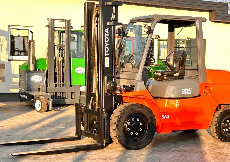 Toyota 42-4FD40 / DIESEL / 4500KG / DUPLEX / FORKS 1400MM / WELL-MAINTAINED - Dieselstapler: das Bild 3 Toyota 42-4FD40 / DIESEL / 4500KG / DUPLEX / FORKS 1400MM / WELL-MAINTAINED - Dieselstapler: das Bild 3