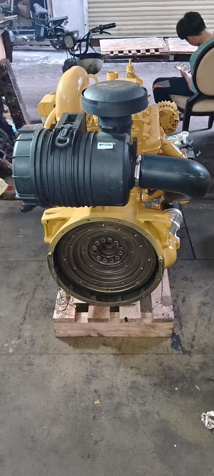 CATERPILLAR 3054C - Motor für Kettenbagger: das Bild 4 CATERPILLAR 3054C - Motor für Kettenbagger: das Bild 4