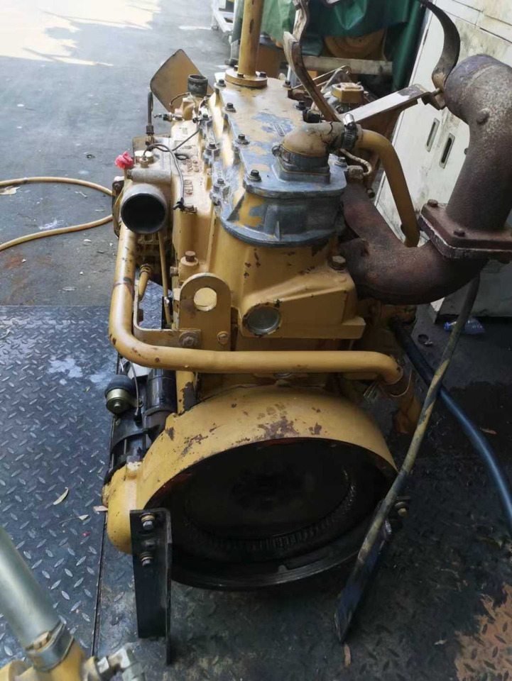 CATERPILLAR 3204C - Motor für Bulldozer: das Bild 3 CATERPILLAR 3204C - Motor für Bulldozer: das Bild 3