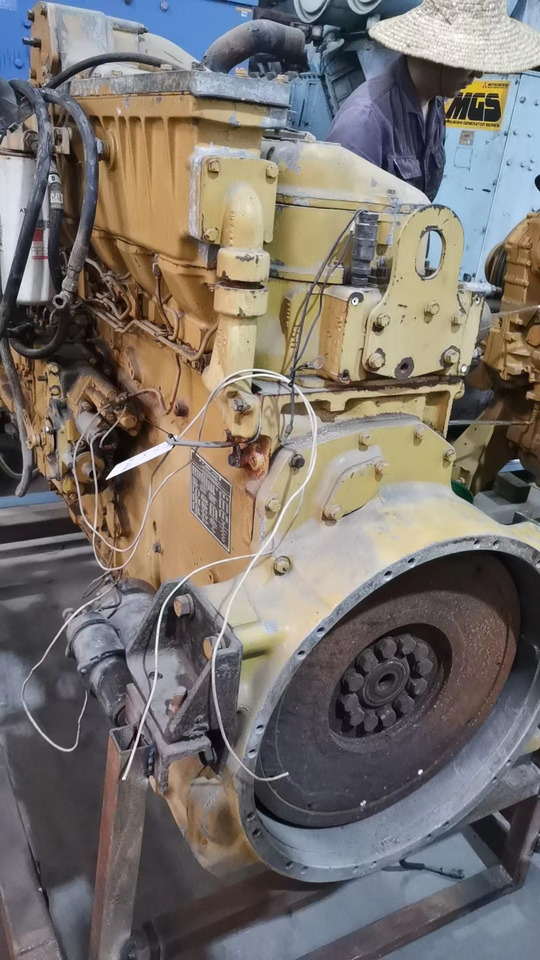 CATERPILLAR 3406 - Motor für Bulldozer: das Bild 2 CATERPILLAR 3406 - Motor für Bulldozer: das Bild 2