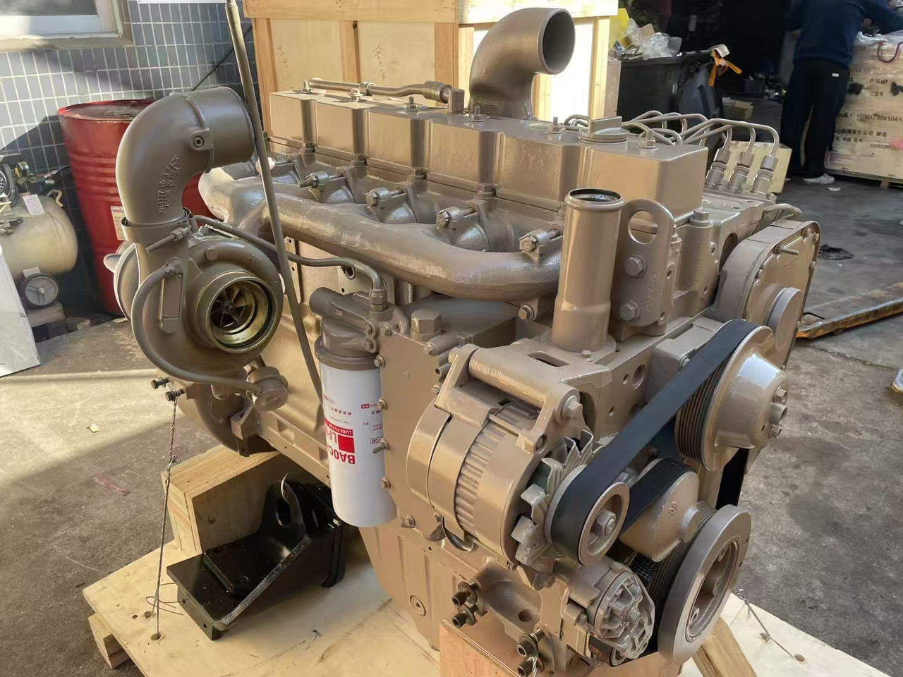 CUMMINS 6BT8.3 - Motor für Bagger: das Bild 1 CUMMINS 6BT8.3 - Motor für Bagger: das Bild 1